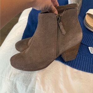 Women's Tan Suede Ankle Boots